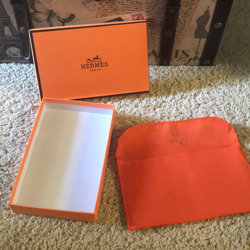 ❗️FLASH SALE❗️Authentic Hermès Scarf Gift Box